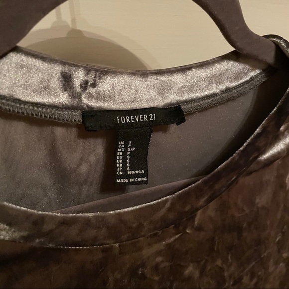 Forever 21 - Velvet Sweater/Top - Picture 4 of 4